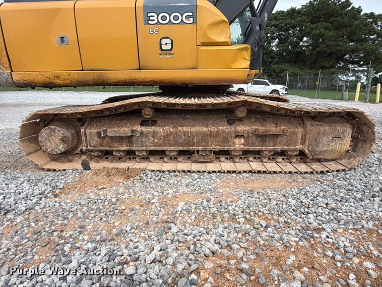 image for item YA3847 2018 John Deere 300G LC excavator