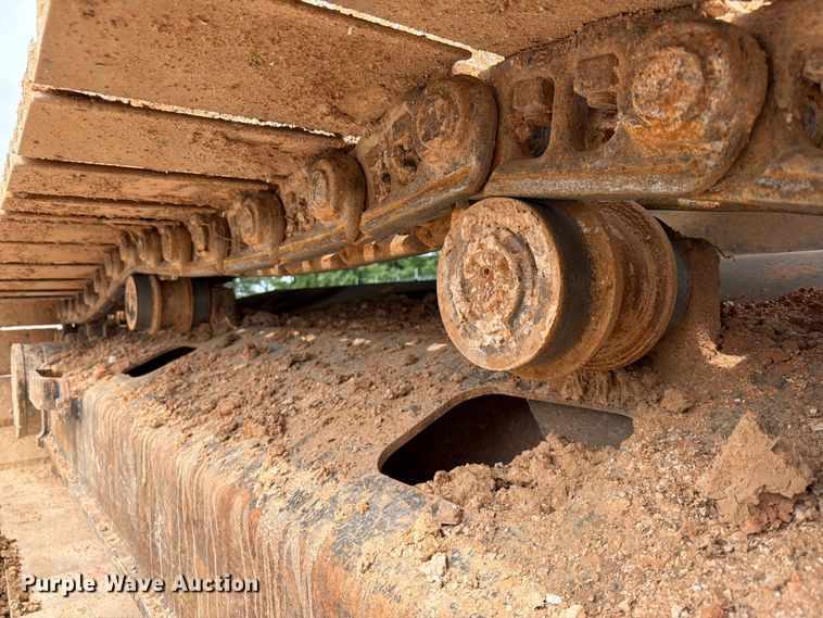 image for item YA3847 2018 John Deere 300G LC excavator