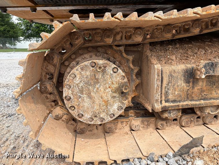 image for item YA3847 2018 John Deere 300G LC excavator