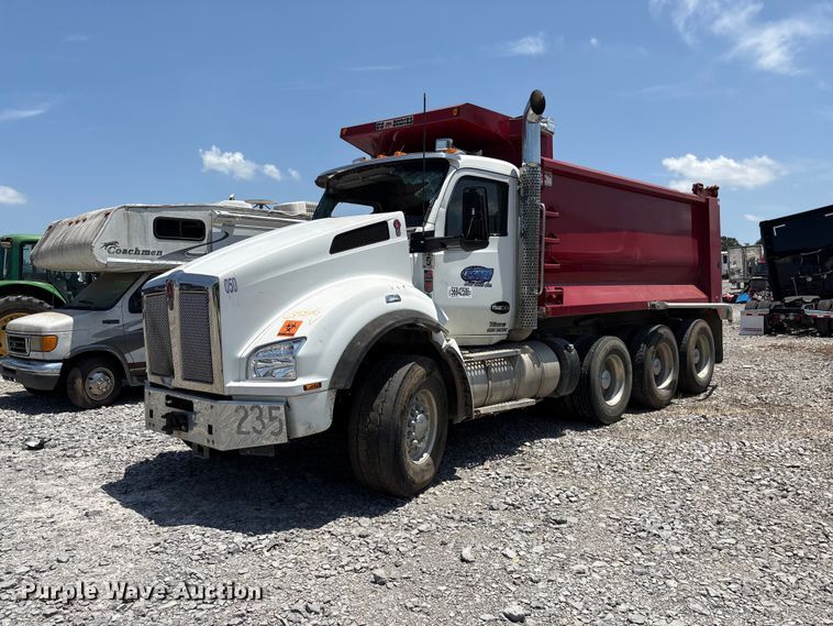 2024 Kenworth T880 dump truck