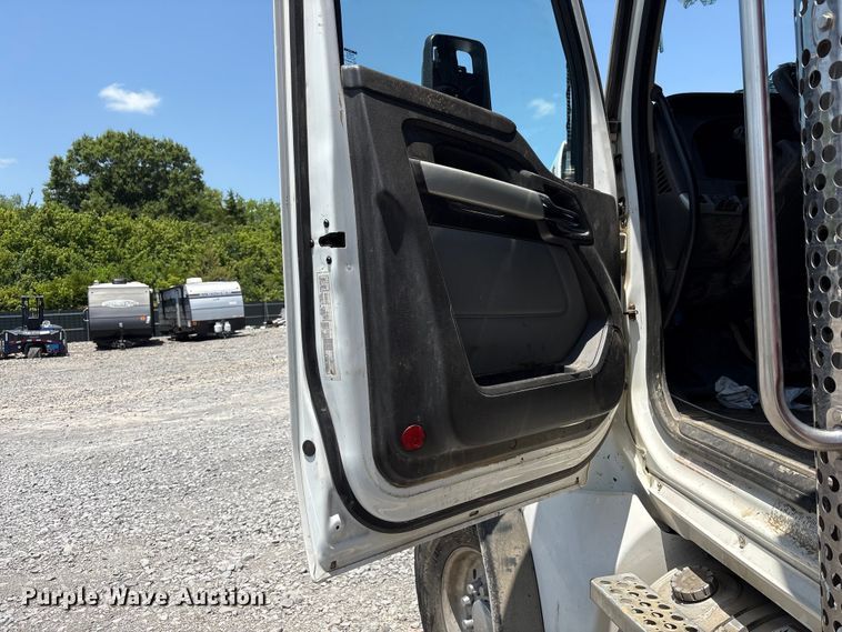 image for item YA3920 2024 Kenworth T880 dump truck