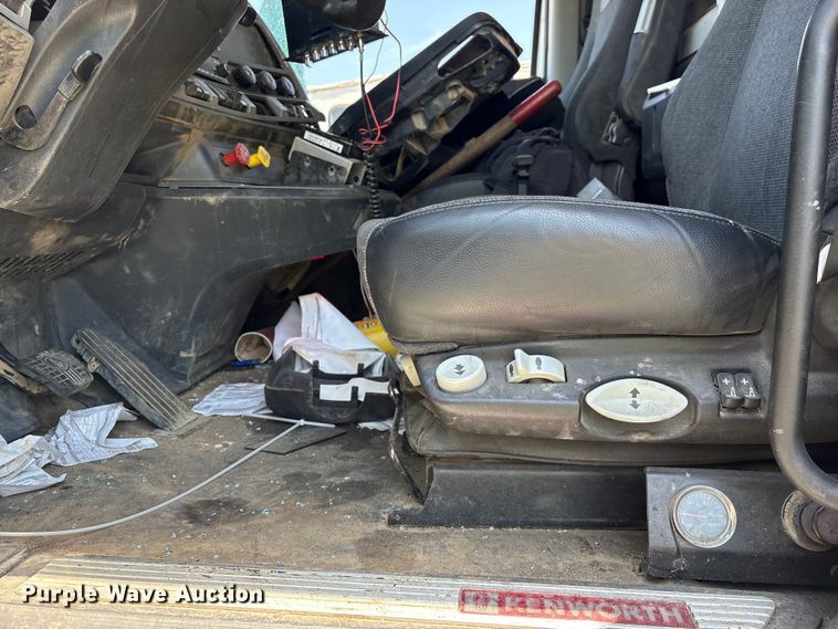 image for item YA3920 2024 Kenworth T880 dump truck