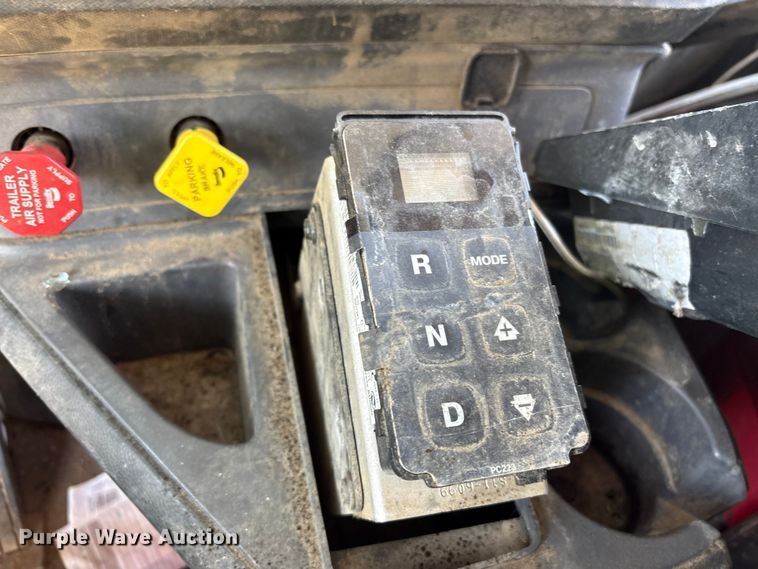 image for item YA3920 2024 Kenworth T880 dump truck