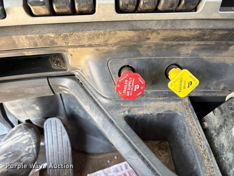image for item YA3920 2024 Kenworth T880 dump truck