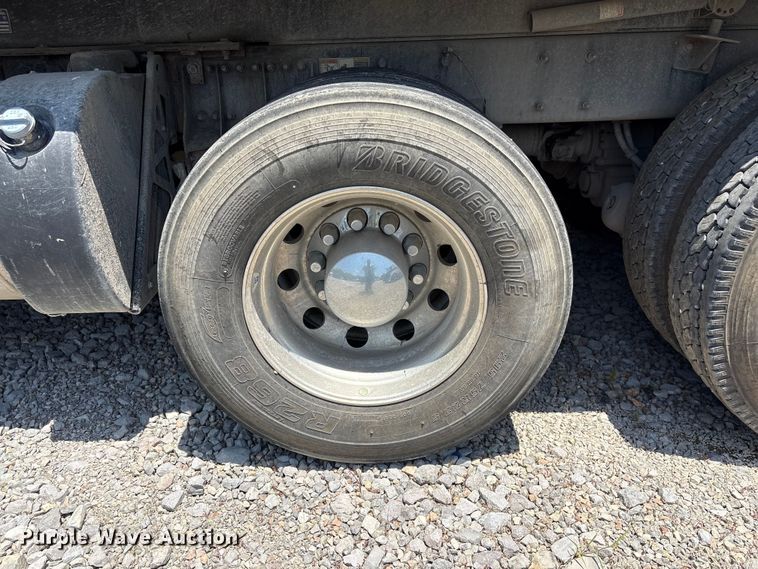 image for item YA3920 2024 Kenworth T880 dump truck