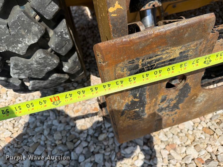 image for item YA3928 2022 Caterpillar 246D3 skid steer loader