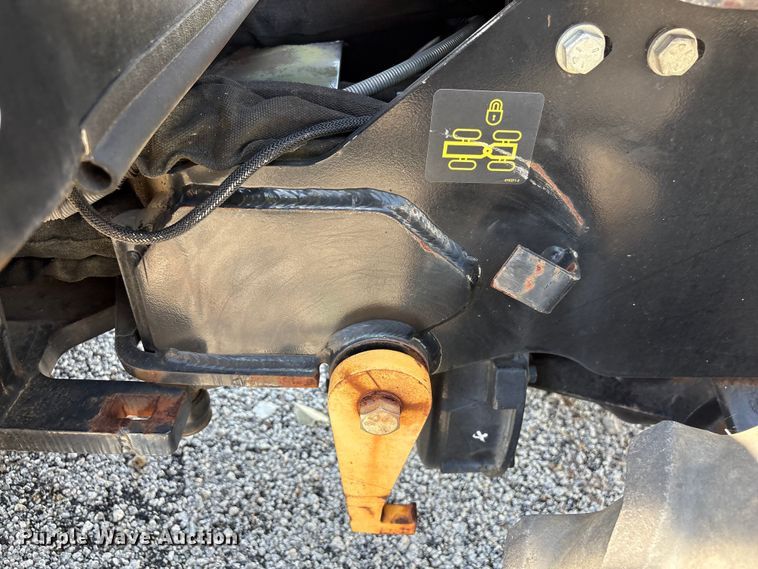 image for item YA3938 2018 Ditch Witch 410SX trencher