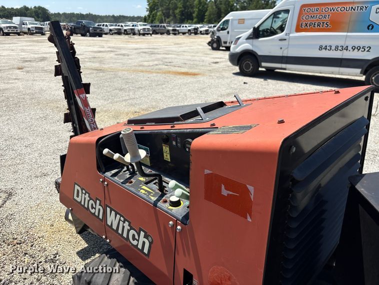image for item YA3938 2018 Ditch Witch 410SX trencher