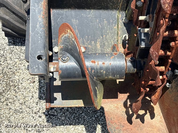 image for item YA3938 2018 Ditch Witch 410SX trencher