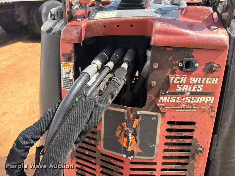 image for item YA3939 2013 Ditch Witch R300 cable plow