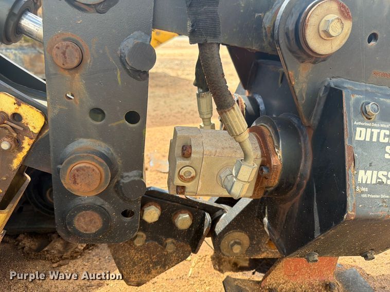 image for item YA3939 2013 Ditch Witch R300 cable plow