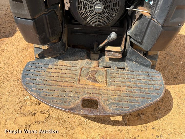image for item YA3939 2013 Ditch Witch R300 cable plow