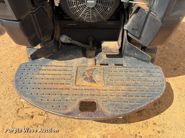 image for item YA3939 2013 Ditch Witch R300 cable plow