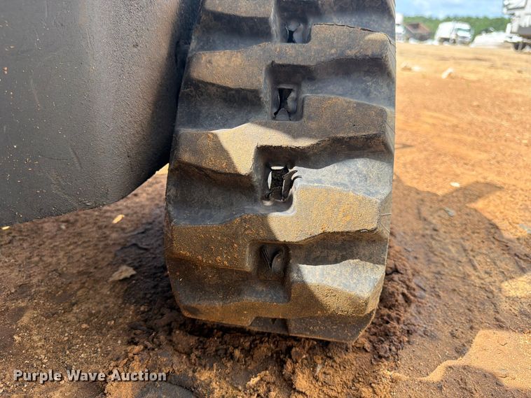image for item YA3939 2013 Ditch Witch R300 cable plow