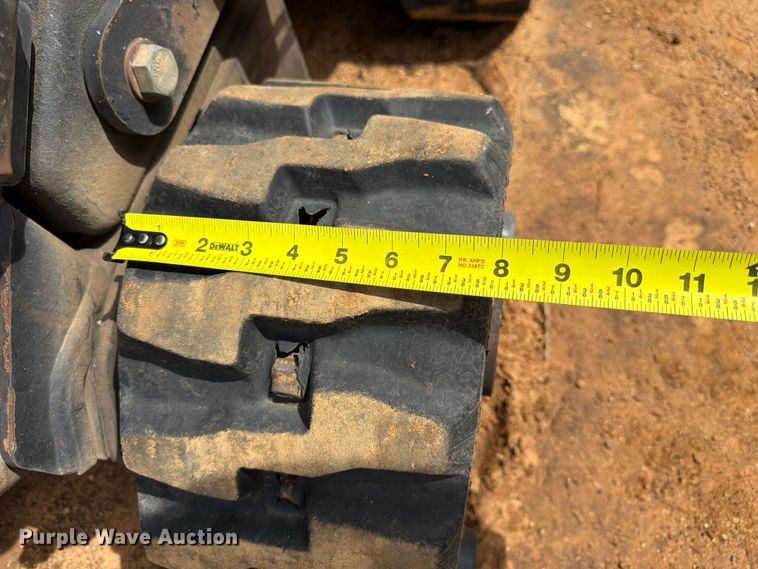 image for item YA3939 2013 Ditch Witch R300 cable plow