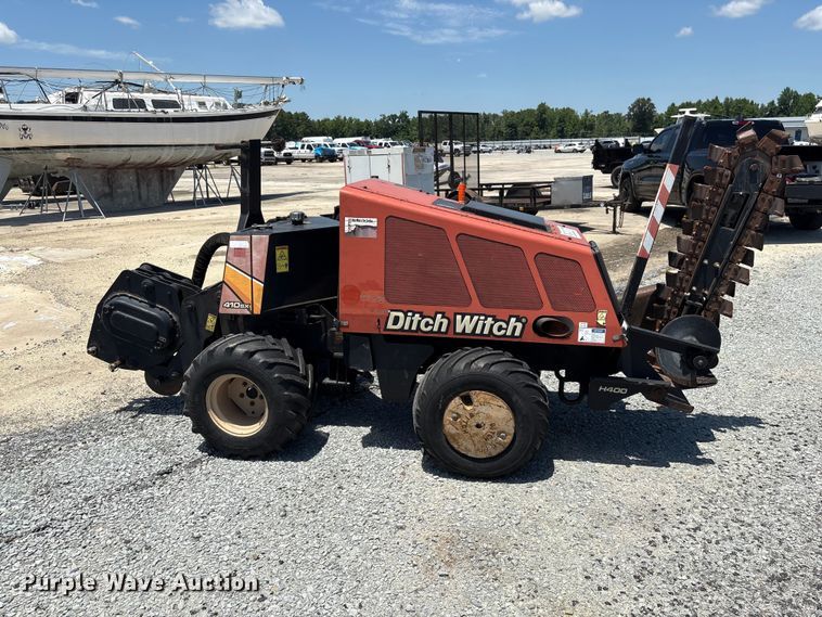 image for item YA3956 2016 Ditch Witch 410SX trencher
