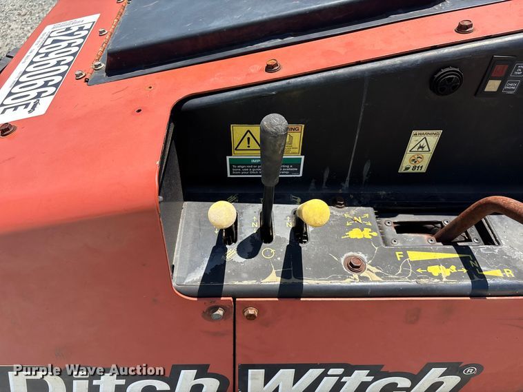 image for item YA3956 2016 Ditch Witch 410SX trencher