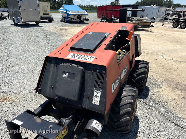 image for item YA3956 2016 Ditch Witch 410SX trencher