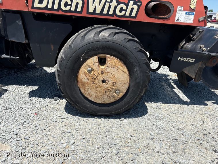 image for item YA3956 2016 Ditch Witch 410SX trencher