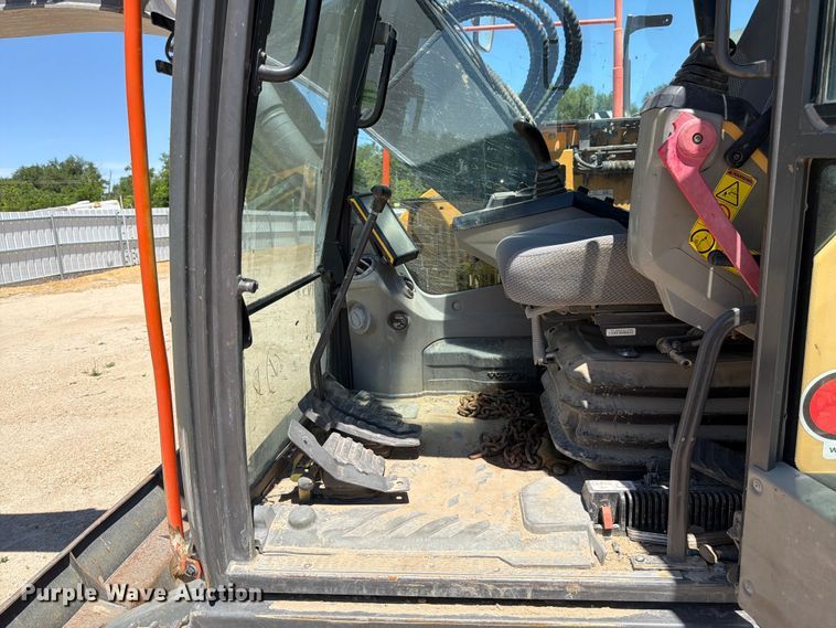 image for item YA3958 2017 Volvo ECR145EL excavator