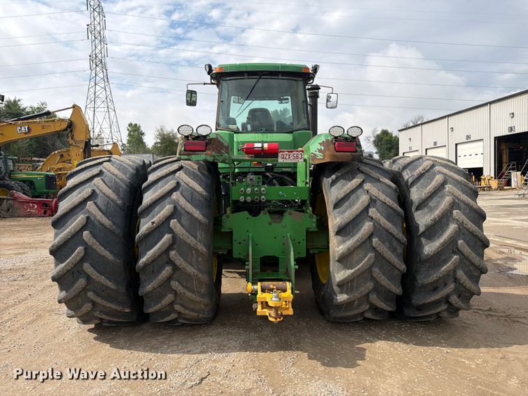 image for item YA3970 2005 John Deere 9520 Scraper Special 4WD tractor