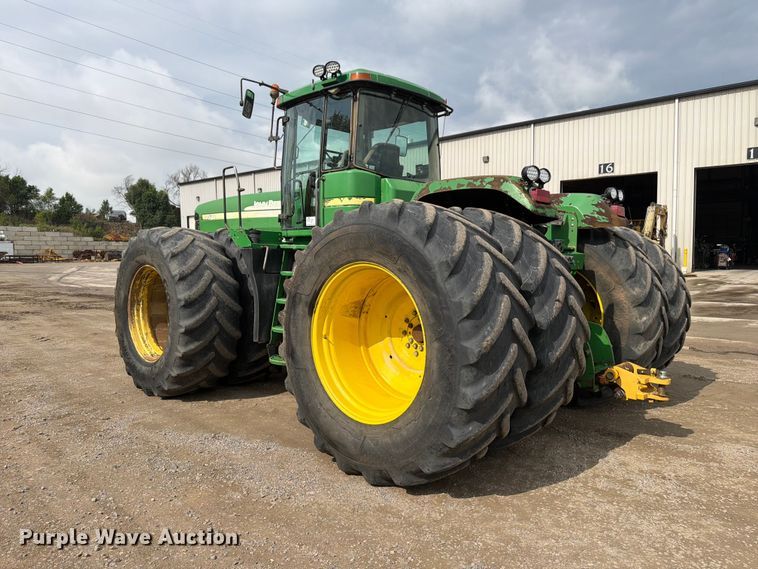 image for item YA3970 2005 John Deere 9520 Scraper Special 4WD tractor