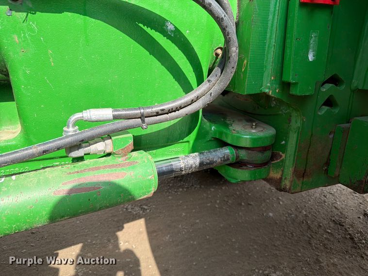 image for item YA3970 2005 John Deere 9520 Scraper Special 4WD tractor