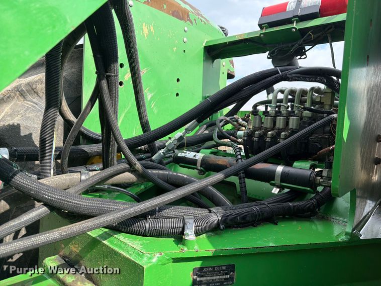 image for item YA3970 2005 John Deere 9520 Scraper Special 4WD tractor