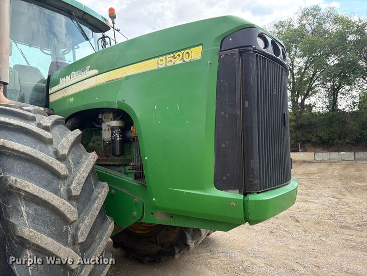 image for item YA3970 2005 John Deere 9520 Scraper Special 4WD tractor