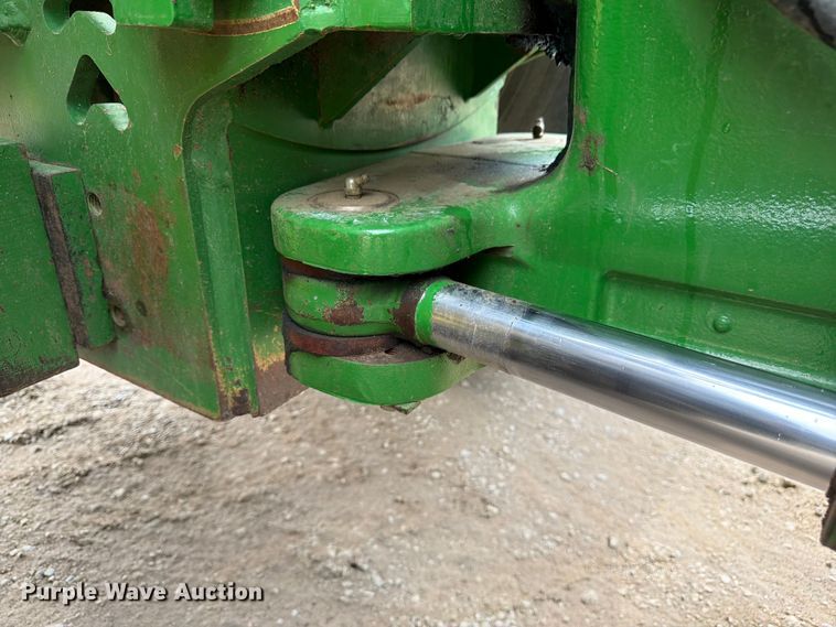 image for item YA3970 2005 John Deere 9520 Scraper Special 4WD tractor
