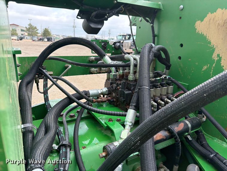image for item YA3970 2005 John Deere 9520 Scraper Special 4WD tractor