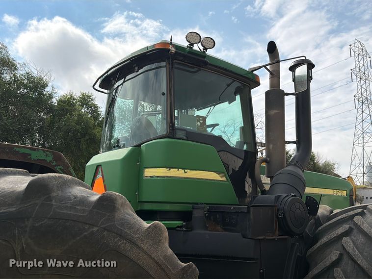 image for item YA3970 2005 John Deere 9520 Scraper Special 4WD tractor
