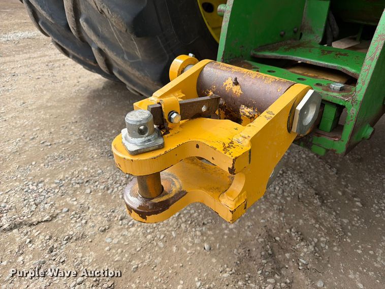 image for item YA3970 2005 John Deere 9520 Scraper Special 4WD tractor
