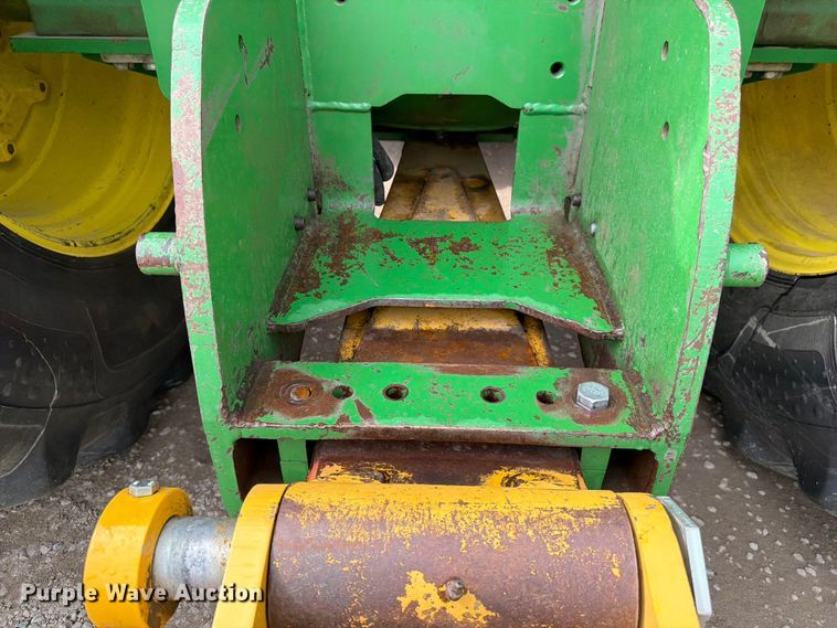 image for item YA3970 2005 John Deere 9520 Scraper Special 4WD tractor