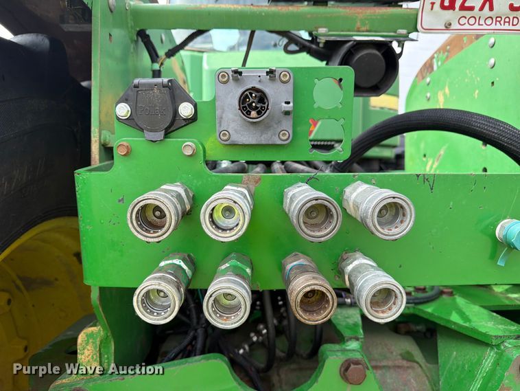 image for item YA3970 2005 John Deere 9520 Scraper Special 4WD tractor