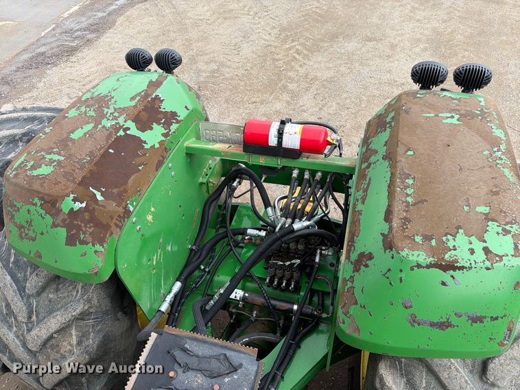 image for item YA3970 2005 John Deere 9520 Scraper Special 4WD tractor
