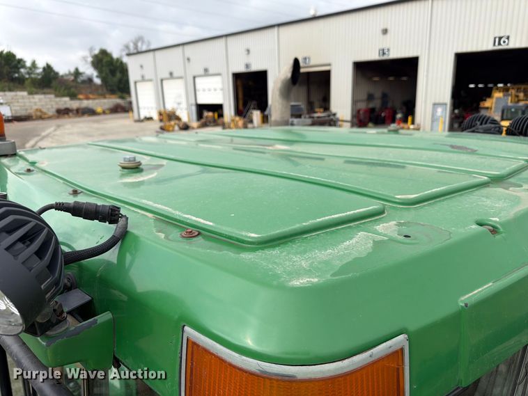 image for item YA3970 2005 John Deere 9520 Scraper Special 4WD tractor