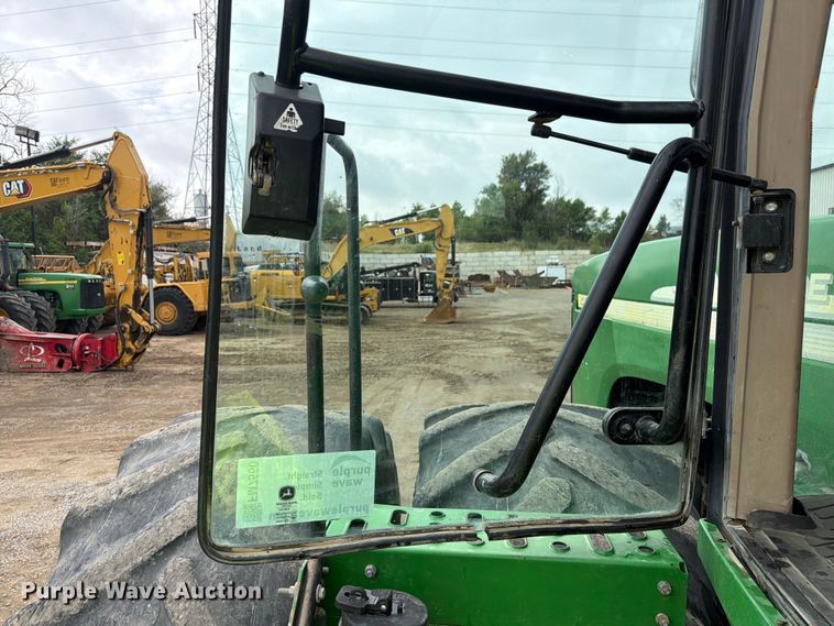 image for item YA3970 2005 John Deere 9520 Scraper Special 4WD tractor