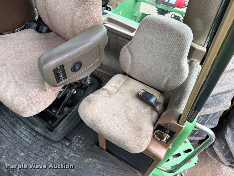 image for item YA3970 2005 John Deere 9520 Scraper Special 4WD tractor