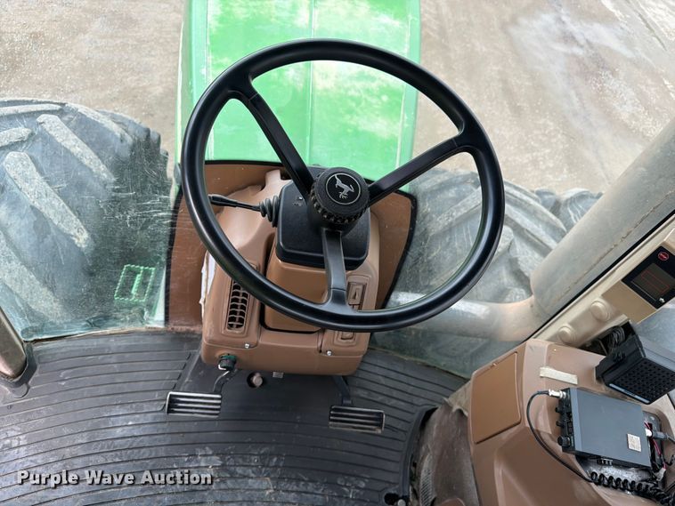image for item YA3970 2005 John Deere 9520 Scraper Special 4WD tractor