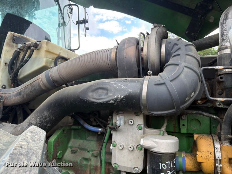 image for item YA3970 2005 John Deere 9520 Scraper Special 4WD tractor