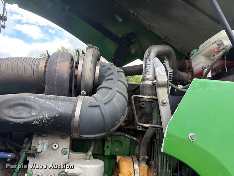image for item YA3970 2005 John Deere 9520 Scraper Special 4WD tractor