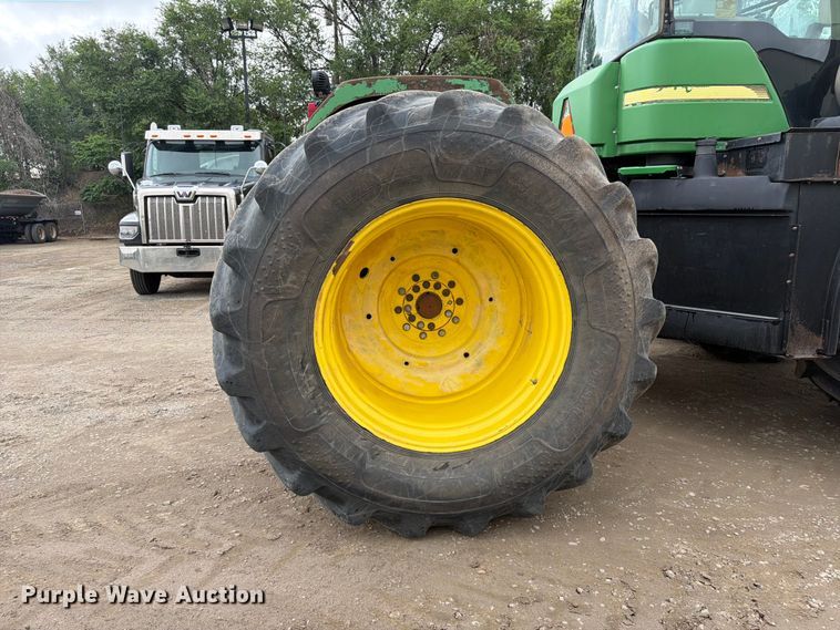 image for item YA3970 2005 John Deere 9520 Scraper Special 4WD tractor