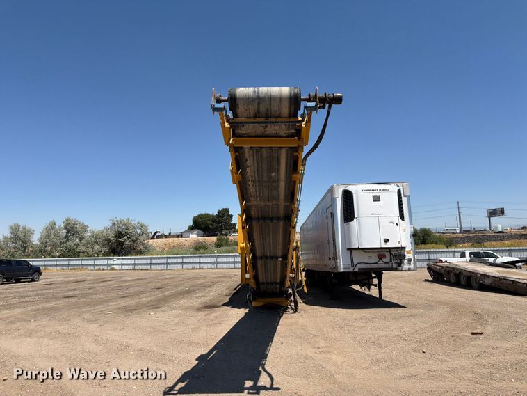 image for item YA3972 2022 Vermeer TR626 trommel screen