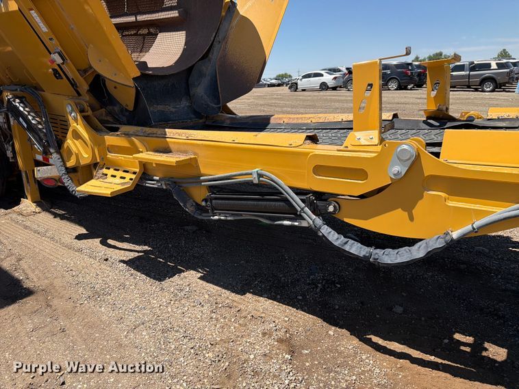image for item YA3972 2022 Vermeer TR626 trommel screen