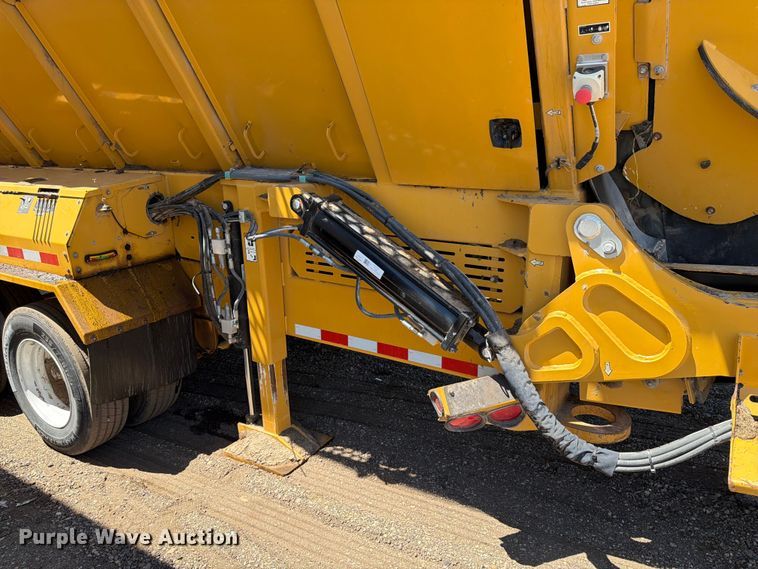 image for item YA3972 2022 Vermeer TR626 trommel screen