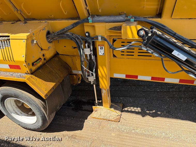 image for item YA3972 2022 Vermeer TR626 trommel screen