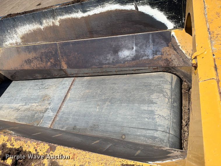 image for item YA3972 2022 Vermeer TR626 trommel screen