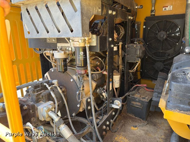 image for item YA3972 2022 Vermeer TR626 trommel screen