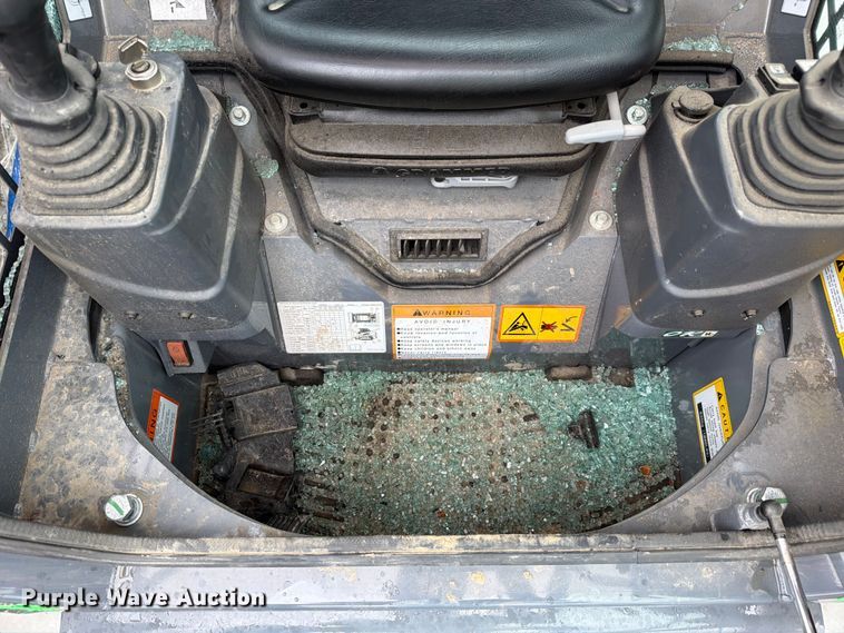 image for item YA4013 2024 Takeuchi TL6R tracked skid steer loader